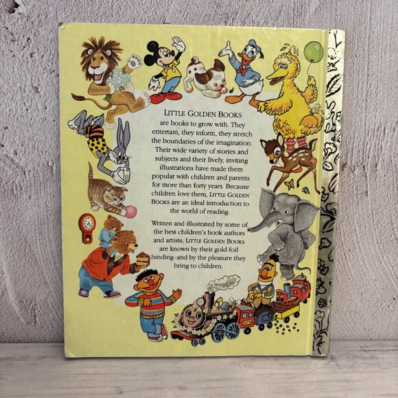 5 for $15📕Walt Disneys Snow White and the Seven Dwarfs Golden Book (SKU: 236MI) - Picture 2 of 7